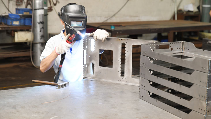 讓我們來(lái)了解下東莞鈑金加工有哪些技術(shù)？